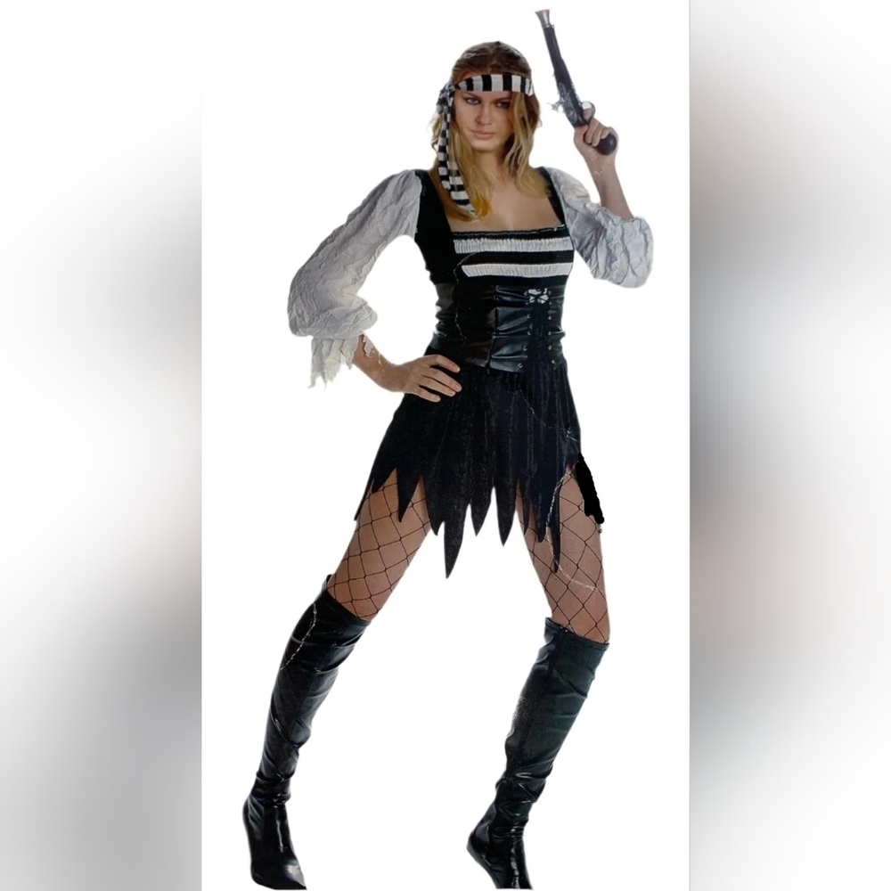 NEW SEXY PIRATE COSTUME (Size 6-8)